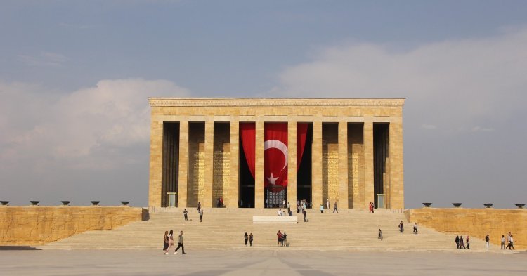 L'arrivée au pouvoir de l'AKP, la fin du kémalisme ? 