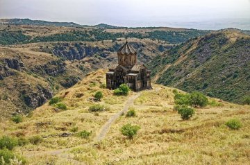 The EU or Russia ? Interests and ties in the South Caucasus