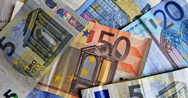 L'euro a vingt ans. Faut-il se réjouir ou s'inquiéter ?