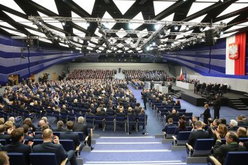 Legislative elections in Poland : the conservatives maintain control