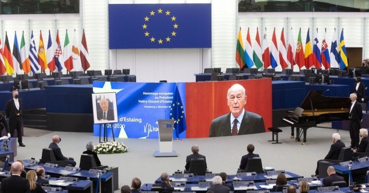 L'Europa dice un “Au-revoir” a Valéry Giscard d'Estaing