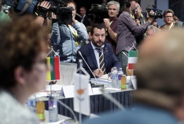 Italie/UE : double bras de fer sur le budget
