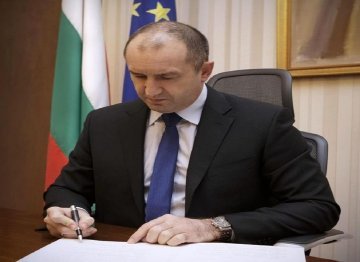 Bulgarie : Dissolution du Parlement par le nouveau Président