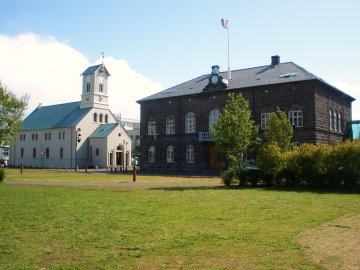 Does Iceland represent the real issues of the European Union ?