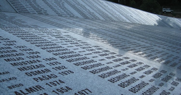 Vingtième anniversaire du génocide de Srebrenica : les leçons ont-elles été retenues ?