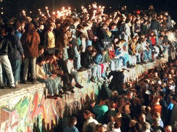 EUROPE, tear down this wall
