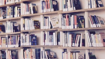 I libri sono ricchi di conoscenza, ma sempre meno persone sono interessate a cercarla
