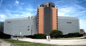 The EU administration : small and efficient