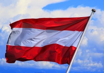 « Land der Berge, Land am Strome » : Histoire du drapeau de l'Autriche