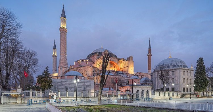 AS CONSEQUÊNCIAS DA POLÍTICA EXTERNA E INTERNA DE ERDOGAN 
