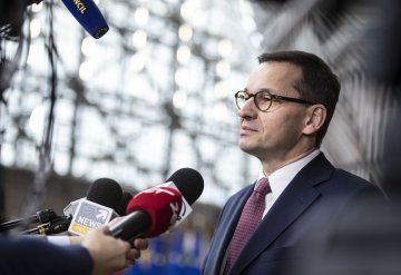La crisi dello stato di diritto in Polonia : verso la fine dell'ordinamento giuridico europeo ?