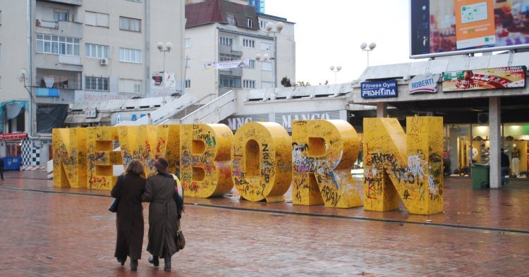 Dix ans après l'indépendance : quel avenir pour le Kosovo ?