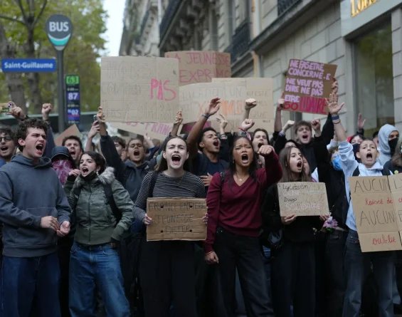 France's student protests: When an unstoppable force meets an immovable object
