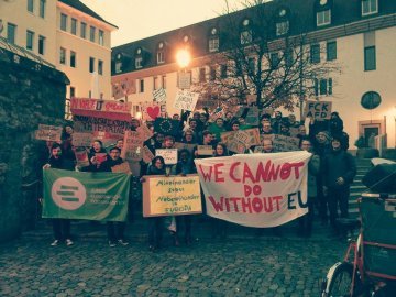 Entretiens de Fribourg : les Jeunes Européens Fédéralistes manifestent pour l'Europe ! 