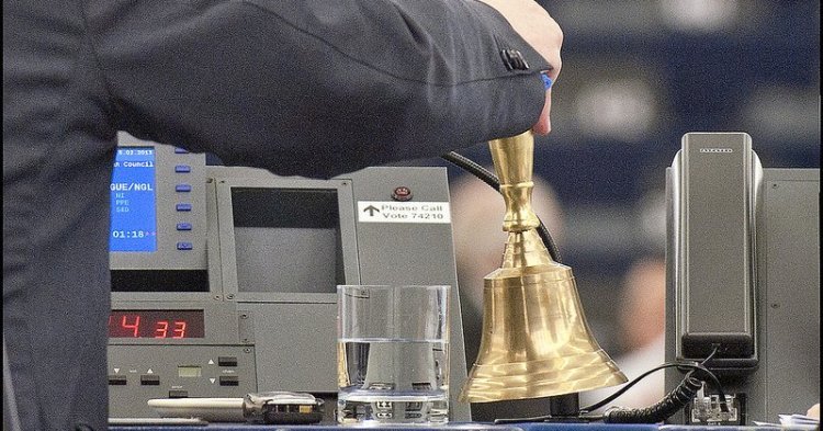 En quoi le Parlement européen doit-il refuser ce budget ?