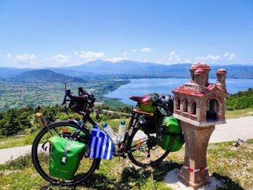 L'Europe à vélo (3/8) : Va dire à Sparte que nous traversons le nord de la Grèce