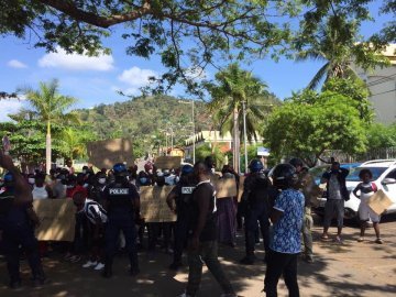 Sie kämpfen für ihre Rechte : Mayottes Asylbewerber*innen demonstrieren auf der Straße