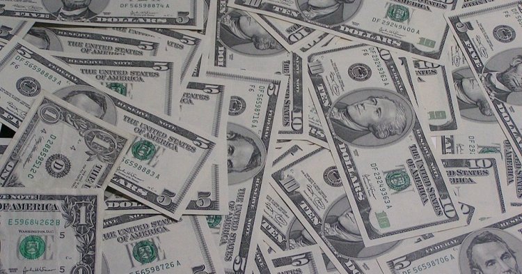 The US Dollar and the Slow Death of American Hegemony