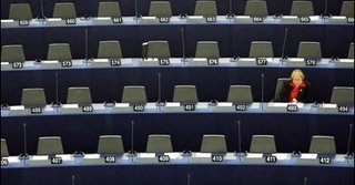 Young European Federalists remind MEPs of their duties