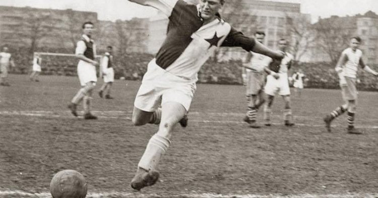Josef Bican, de l'Autriche-Hongrie à la Tchécoslovaquie, récit d'une légende du football