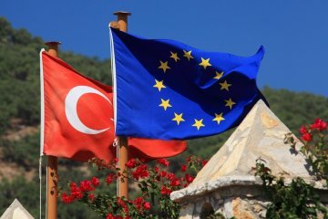 Geben und nehmen - Merkel in der Türkei