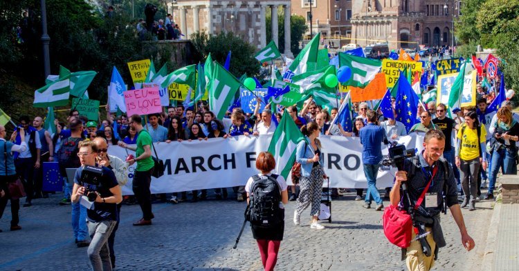 Oltre l'Unione Europea e oltre l'europeismo