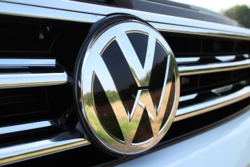 Pollution : l'UE ouvre une enquête contre BMW, Daimler et Volkswagen