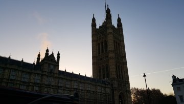 “Dictatorship”, “declaration of war”: Politicians react to Johnson plan to close UK Parliament