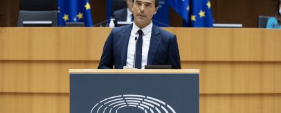 Interview with Sandro Gozi: “The current Commission is one of the weakest ever!”