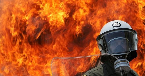 Noch immer am Abgrund (I)